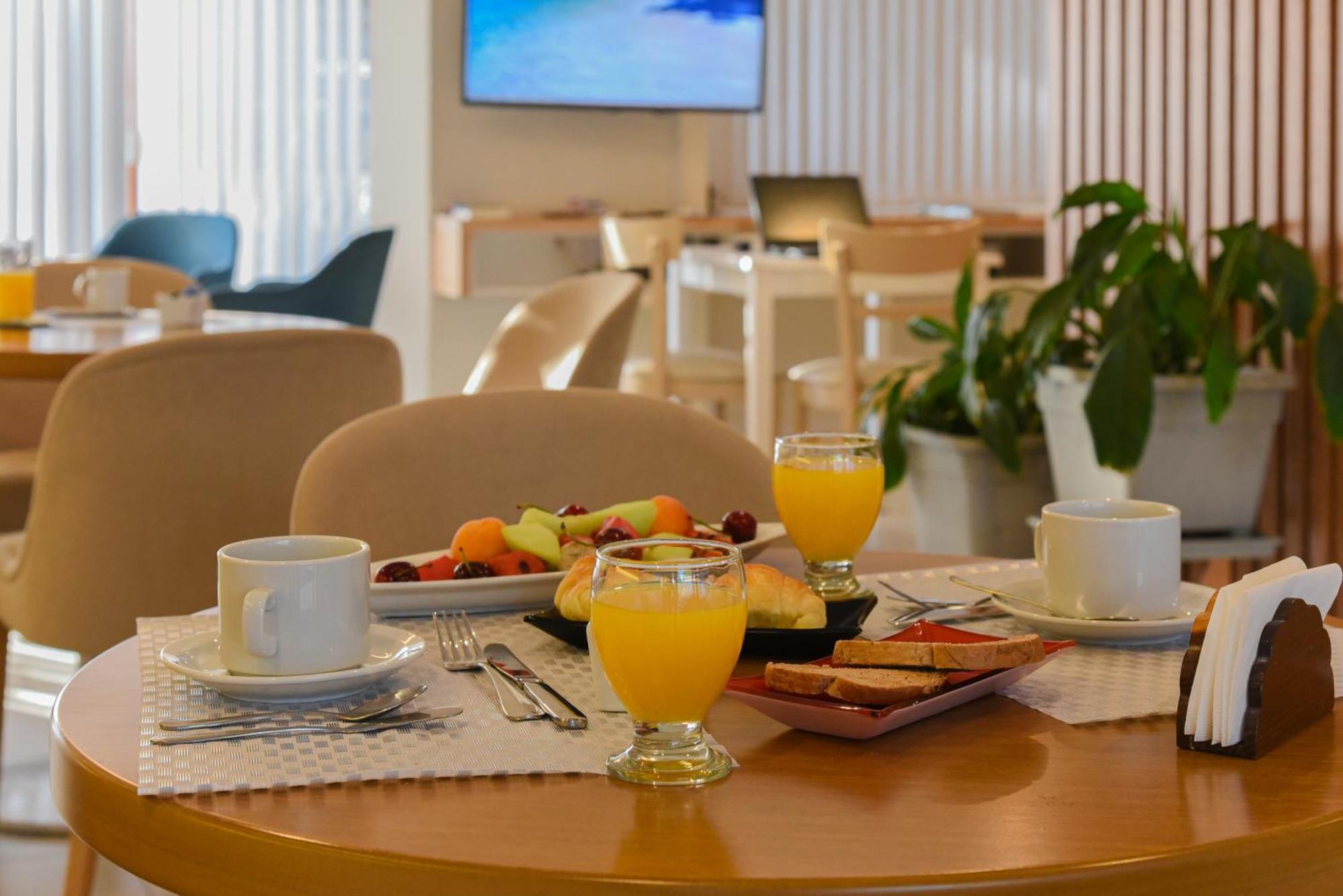 La Morada Petit Hotel Неукен Экстерьер фото